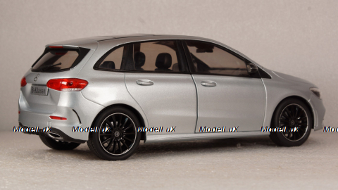 Mercedes B-Klasse (W247), silver, Z-Models 1:18 