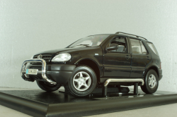 Mercedes-Benz ML 320 (W163) 1997, dark green, B66005244, Maisto 1:18