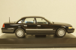 Ford Crown Victoria 2000, MOC036, IXO 1:43