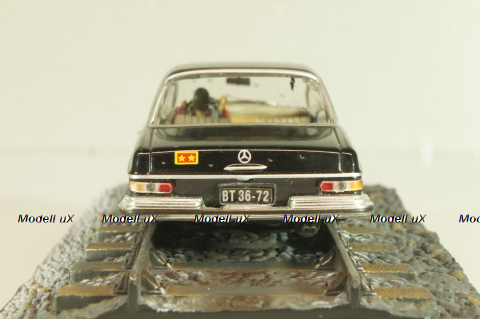 Mercedes-Benz 250 SE from movie "Octopussy" 1983, black, James Bond Modellauto Collection #23, 1:43 Дефект!
