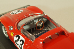 Ferrari 250 P #23 Le Mans 1963, J.Surtees/W.Mairesse, red,  LMC071, IXO 1:43