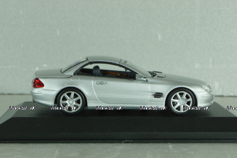 Mercedes-Benz SL 500 (R230) with operation roof 2001, silver, 400032030, Minichamps 1:43