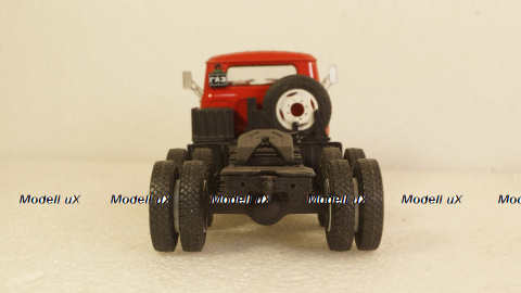 Зил-133В1 тягач, крассный, Алник43 1:43
