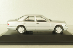 Mercedes-Benz E 320 limousine  (W124), silver, 070072, Herpa 1:43