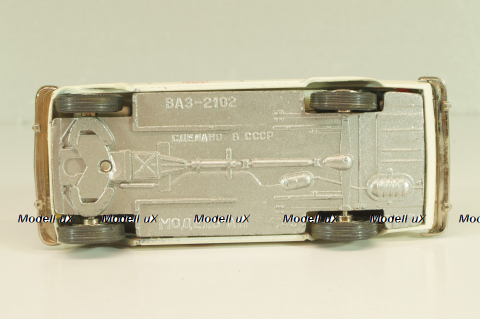 Ваз-2102 А11, кремовый, Олимпиада 80, Тантал/Радон 1:43