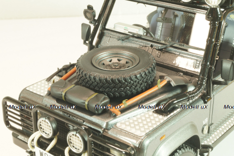 Land Rover Defender Tomb Raider (Lara Croft), movie edition , 8903TR, Kyosho 1:18