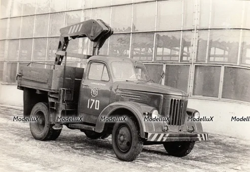 УралЗИС-355М внутризаводской тягач, TruckTyr 1:43