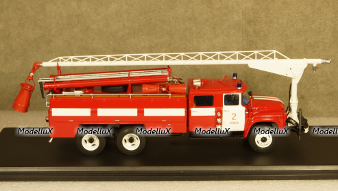 Зил 133Г1 АЦ-40 с телескопическим подъемником, Казань 1980 г., TruckTyr 1:43