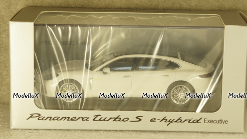 Porsche Panamera Turbo S E-Hybrid Executive G2 white, Herpa 1:43
