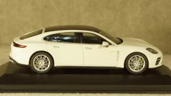Porsche Panamera Turbo S E-Hybrid Executive G2 white, Herpa 1:43