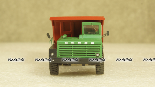 БЕЛАЗ 540А карьерный самосвал зелёный/красный, Бригадир 1:87