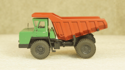 БЕЛАЗ 540А карьерный самосвал зелёный/красный, Бригадир 1:87