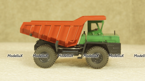 БЕЛАЗ 540А карьерный самосвал зелёный/красный, Бригадир 1:87