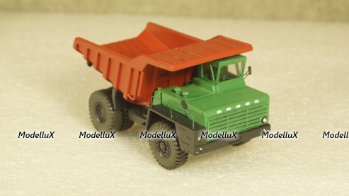 БЕЛАЗ 540А карьерный самосвал зелёный/красный, Бригадир 1:87