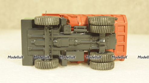 БЕЛАЗ 540А карьерный самосвал зелёный/красный, Бригадир 1:87