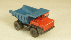 БЕЛАЗ 540А карьерный самосвал красный/синий, Бригадир 1:87