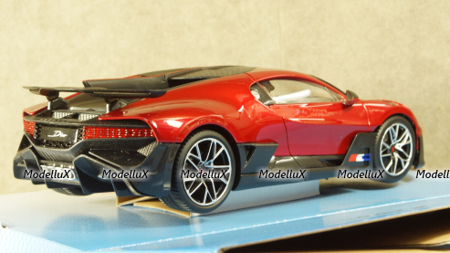 Bugatti Divo red/carbon 2019, 18-11045, Burago 1:18