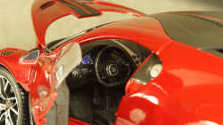 Bugatti Divo red/carbon 2019, 18-11045, Burago 1:18