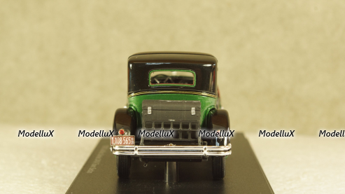 Cadillac 341A town sedan, personal car Al Capone - 1928, EMUS43077A, ESVAL Model 1:43