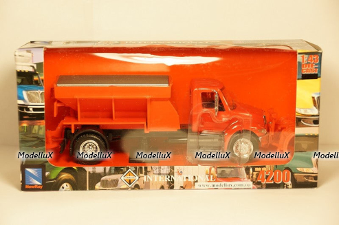 International 4200 Snow Plow Truck