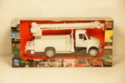 International 4200 Digger Truck