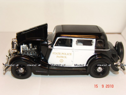 Ford Deluxe Fordor Police 1:32