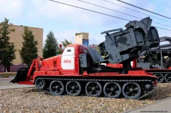 МДК-2 пожарная тяжелая гусеничная котлованная машина на шасси тягача АТ-Т, красный, TR4840, TruckTyr 1:43
