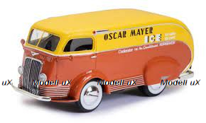 Oscar Mayer  International D-300 van open rear door 1938, EMUS43080B,  ESVAL Model 1:43