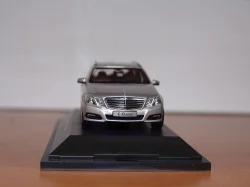 Mercedes E320 T-Modell, Schuco 1:43