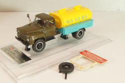 Газ-53А АЦПТ-3,3 "Молоко", хаки/желтый, 1973 г., 105357, DiP Models 1:43