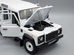 Land Rover Defender 110 Station Wagon 1:18 