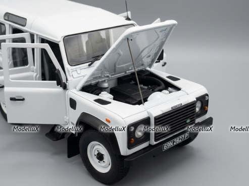 Land Rover Defender 110 Station Wagon 1:18 