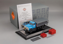 ГАЗ-53 Автомобиль для транспортировки баллонов со сжиженным газом АСТБ-53-12 1992г.,  105355, DiP Models 1:43