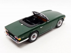 Triumph TR6 1969 Dark Green (LHD), 155132036, Minichamps 1:18