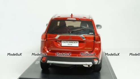 Mitsubishi Outlander 2015, Paudi 1:18