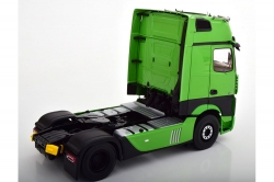 Mercedes Actros Gigaspace 4X2 Facelift towing vehicle with illumination 2018 green/black, 99250, NZG 1:18