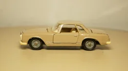 Mercedes 230SL красно-розовый