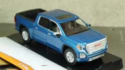 GMC Sierra 1500 Denali Crew Cab metallic-blue, MOM79362BLUE, MotorMax 1:24