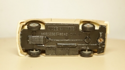 Mercedes 230SL красно-розовый