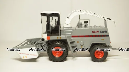 Дон 680 комбайн серый, Modellux 1:43