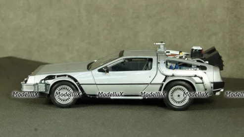 DeLorean Back to the Future II Flying Wheel Version, WEL22441FV, Welly 1:24 