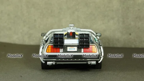 DeLorean Back to the Future II Flying Wheel Version, WEL22441FV, Welly 1:24 