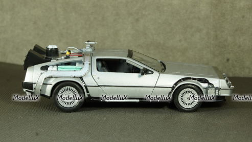 DeLorean Back to the Future II Flying Wheel Version, WEL22441FV, Welly 1:24 