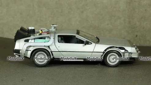 DeLorean Back to the Future II Flying Wheel Version, WEL22441FV, Welly 1:24 