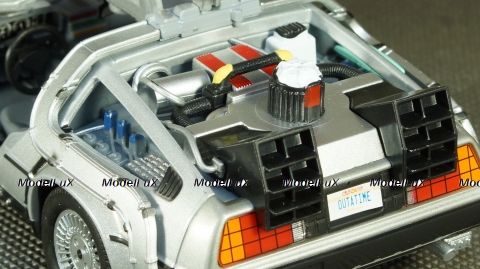 DeLorean Back to the Future II Flying Wheel Version, WEL22441FV, Welly 1:24 