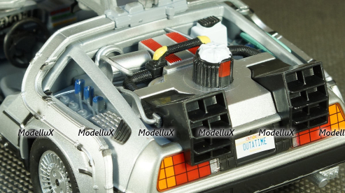 DeLorean Back to the Future II Flying Wheel Version, WEL22441FV, Welly 1:24 