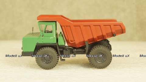 БЕЛАЗ 540А карьерный самосвал зелёный/красный, Бригадир 1:87