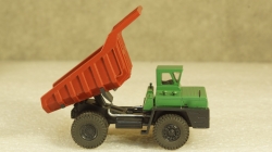 БЕЛАЗ 540А карьерный самосвал зелёный/красный, Бригадир 1:87