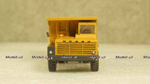 БЕЛАЗ 540А карьерный самосвал желтый, Бригадир 1:87