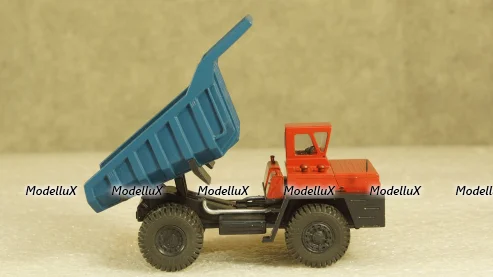 БЕЛАЗ 540А карьерный самосвал красный/синий, Бригадир 1:87